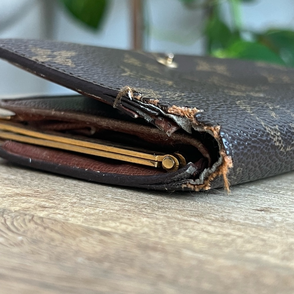 Louis Vuitton Vintage Monogram Wallet Flawed - Picture 15 of 17